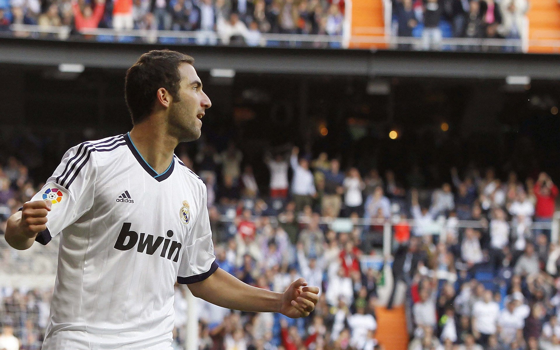 欧冠半决赛:巴黎遭英超黑马淘汰 球迷高喊“只会在联赛虐菜”